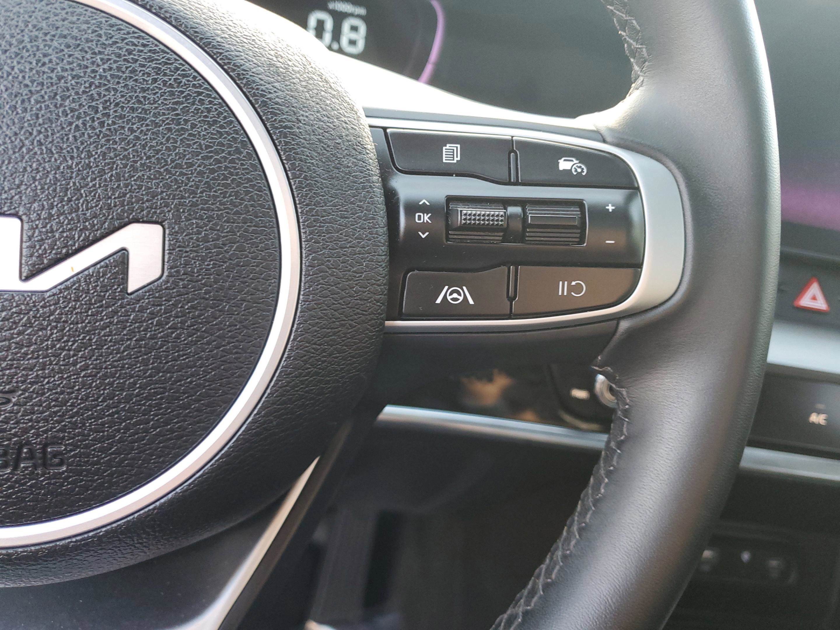 Certified 2025 Kia Sportage EX w/ Premium Package image 28