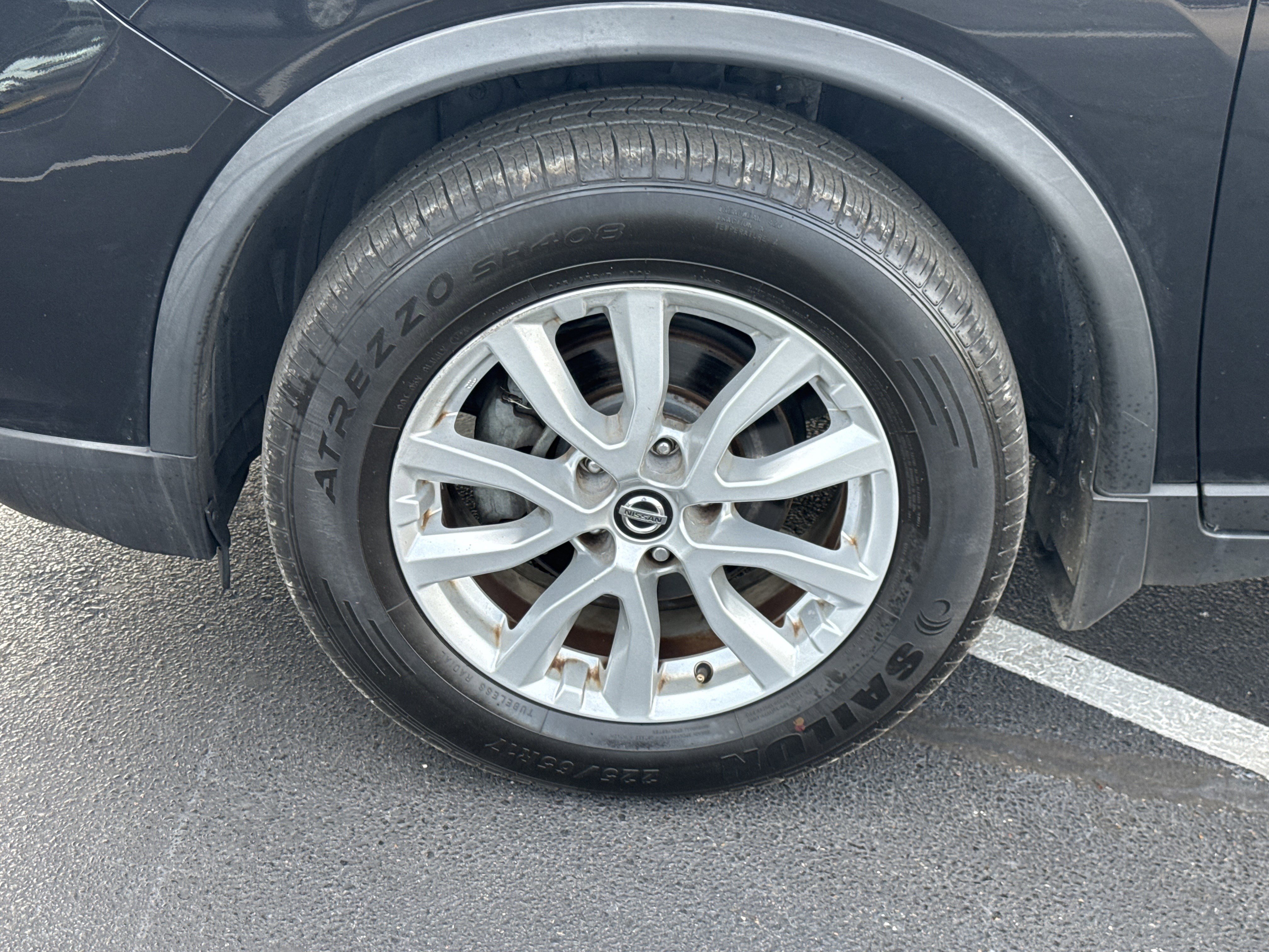 Used 2017 Nissan Rogue SV image 9