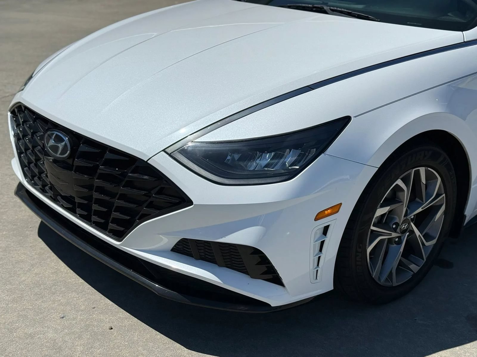 Used 2021 Hyundai Sonata SEL FWD image 2