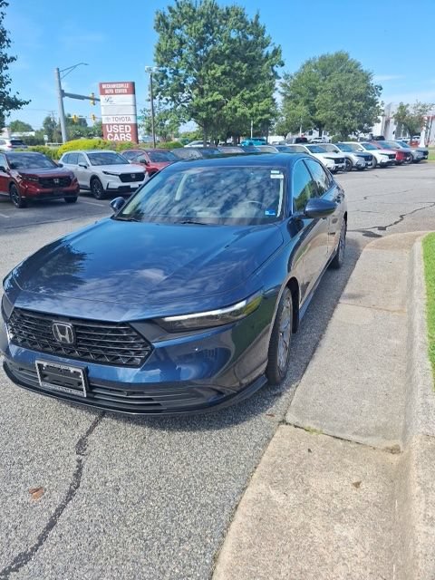 Used 2024 Honda Accord EX-L image 3