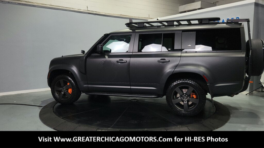 Used 2023 Land Rover Defender 130 SE AWD/4WD image 8