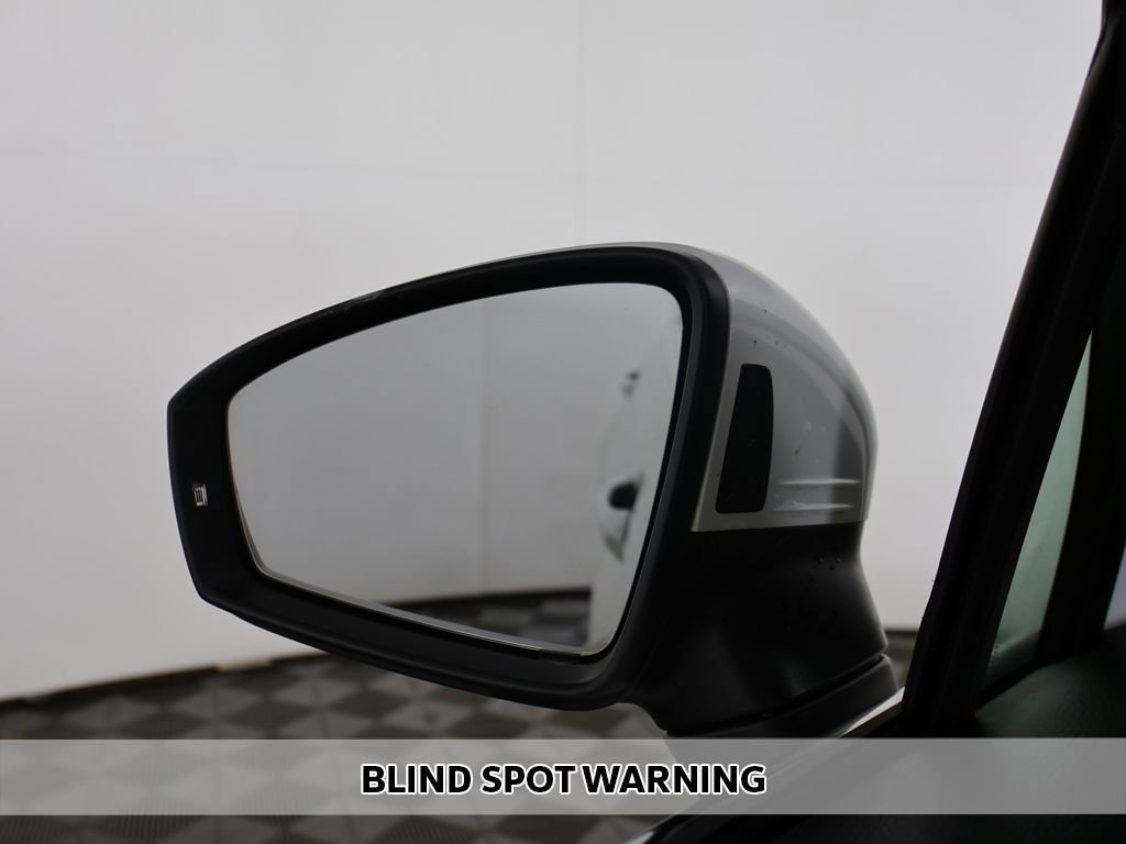 Used 2023 Volkswagen Tiguan SE image 5