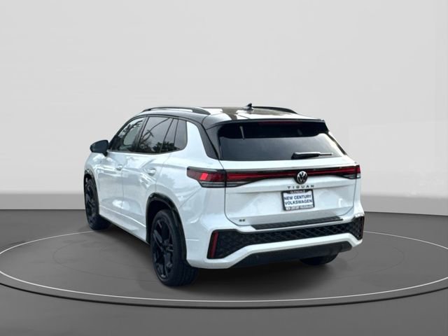 New 2026 Volkswagen Tiguan SE R-Line FWD image 3
