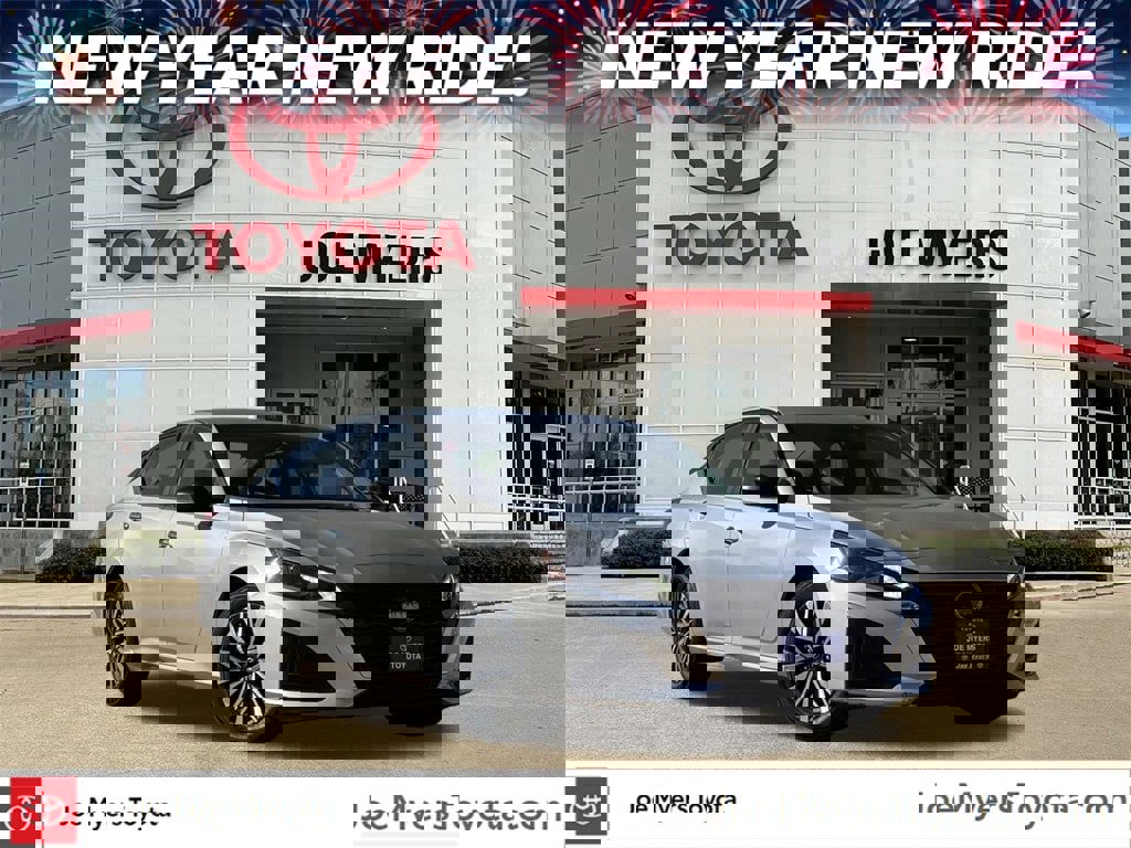 Used 2024 Nissan Altima 2.5 SV image 1