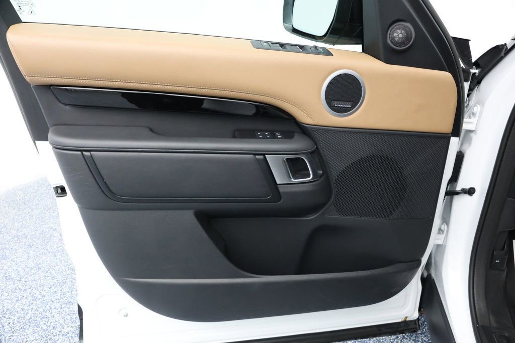 Used 2023 Land Rover Discovery HSE R-Dynamic image 8