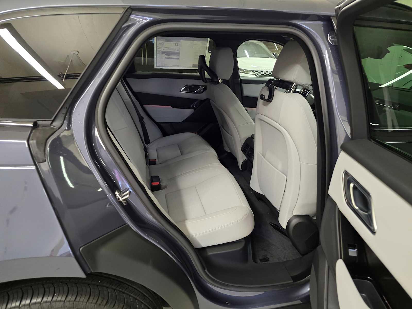 New 2026 Land Rover Range Rover Velar Dynamic SE image 13