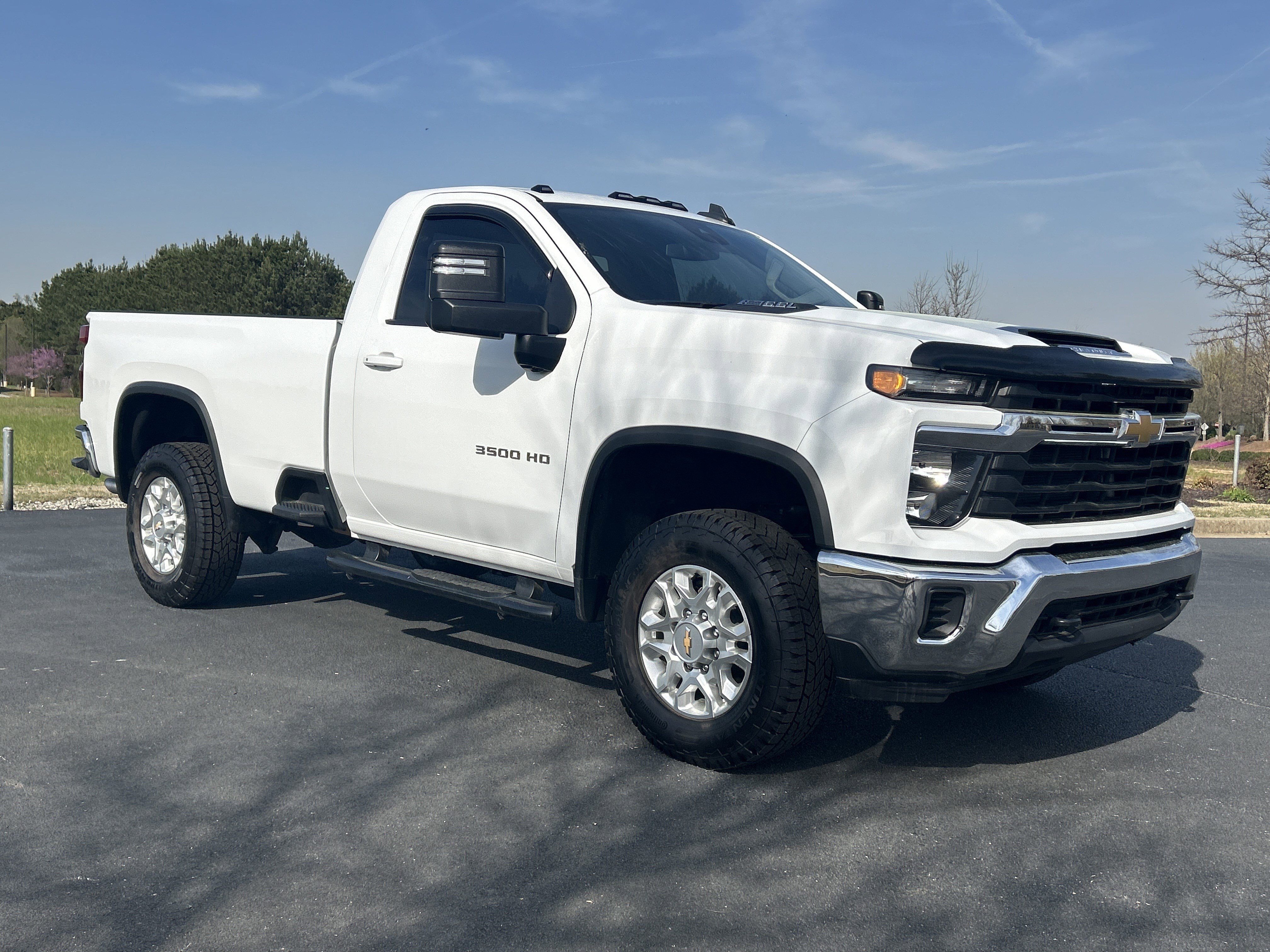 Used 2024 Chevrolet Silverado 3500 LT image 2