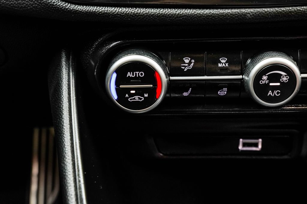 Used 2022 Alfa Romeo Giulia Ti w/ Active Assist Plus Package RWD image 29