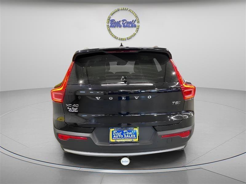 Used 2022 Volvo XC40 T5 Momentum AWD/4WD image 4