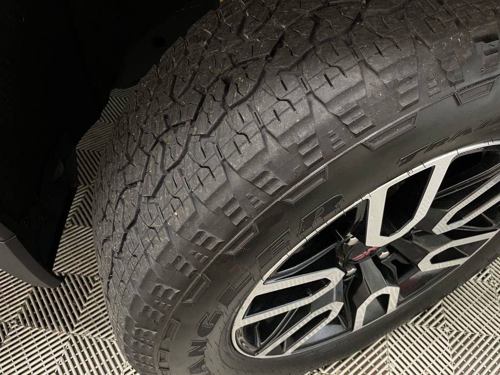 Used 2024 GMC Sierra 1500 AT4 w/ AT4 Premium Package AWD/4WD image 54