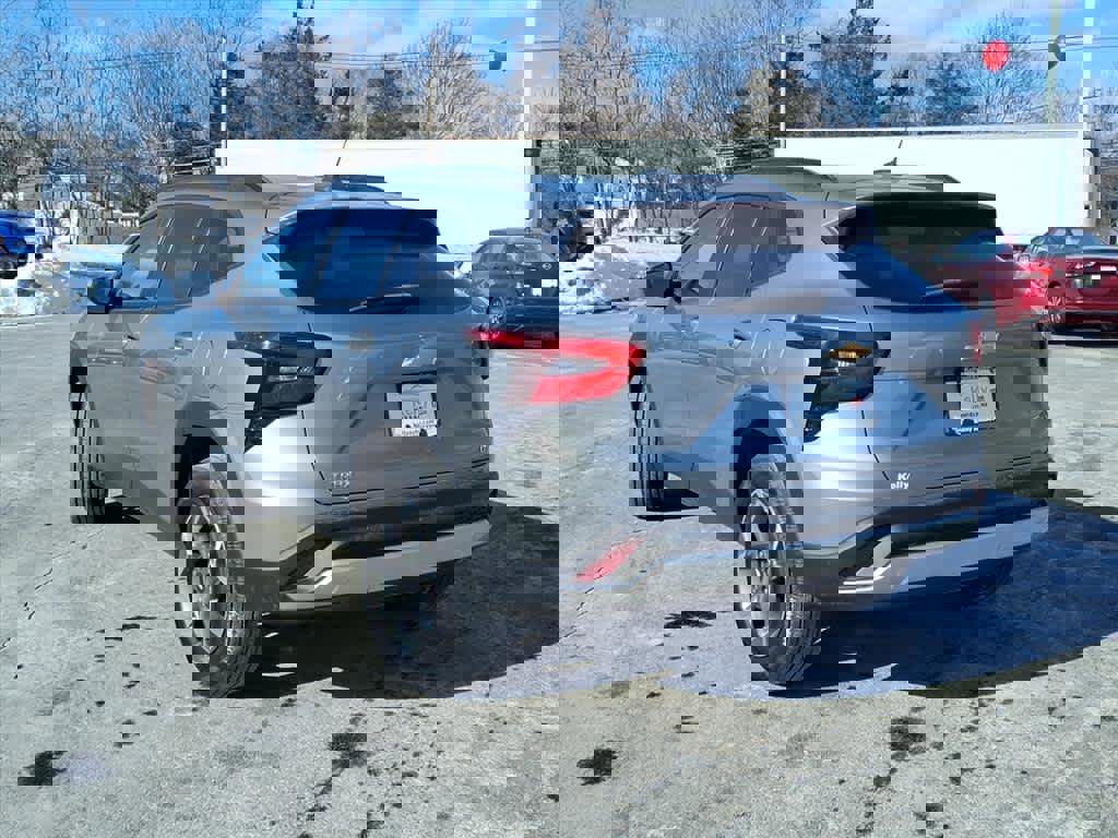 Used 2024 Chevrolet Trax LT w/ Driver Confidence Package image 8