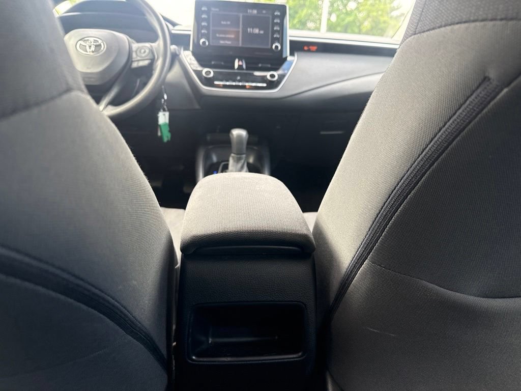 Used 2020 Toyota Corolla LE FWD image 25