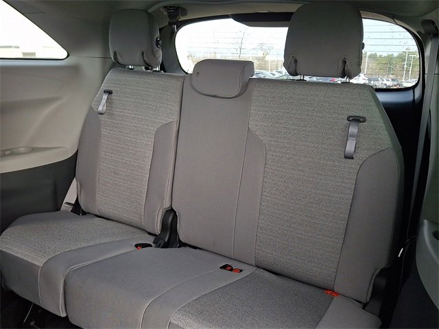 Used 2021 Toyota Sienna LE w/ LE Plus Package image 12