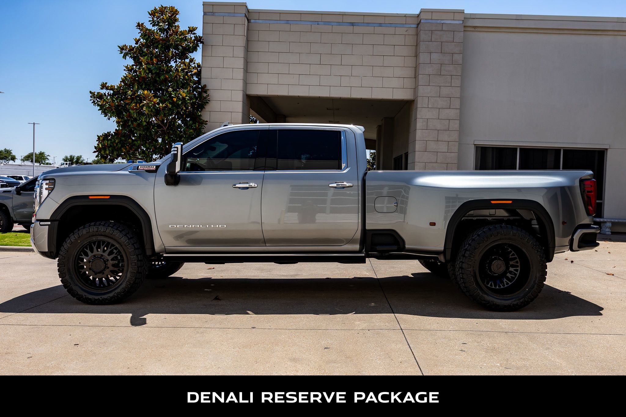 Used 2025 GMC Sierra 3500 Denali w/ Denali Reserve Package AWD/4WD image 6