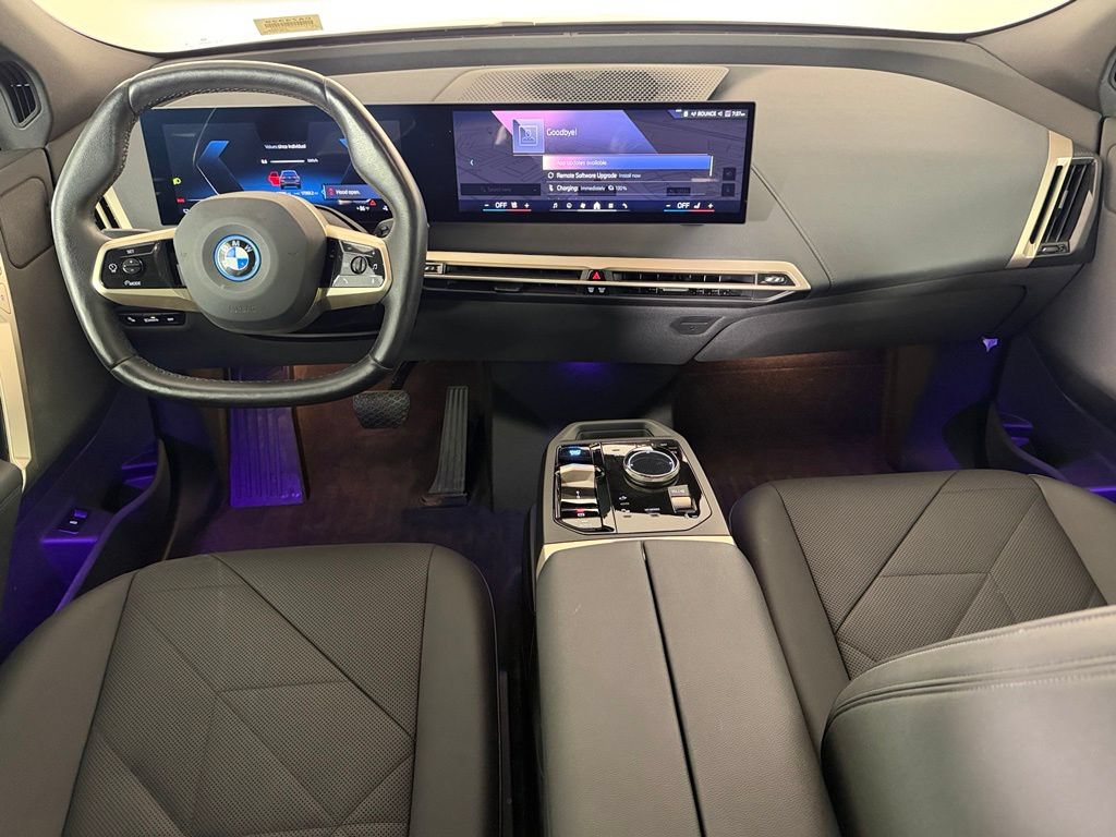 Used 2024 BMW iX xDrive50 AWD/4WD image 12