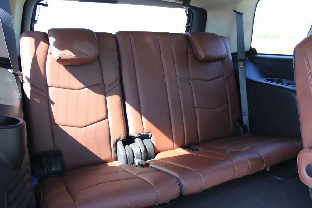 Used 2018 Cadillac Escalade Premium Luxury image 27