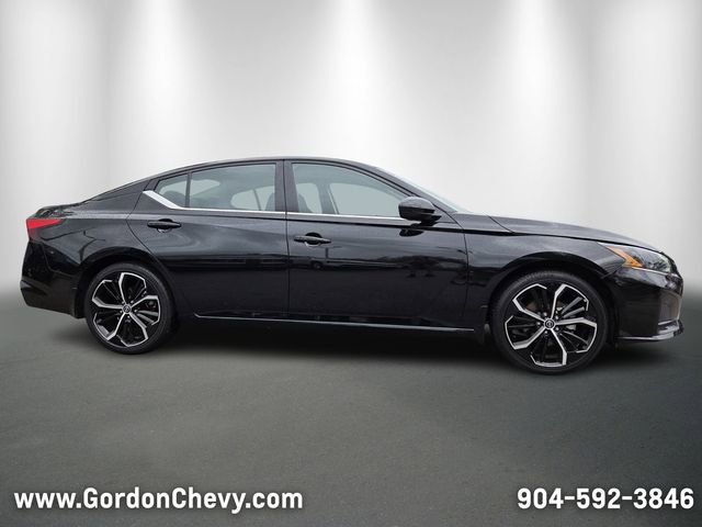 Used 2025 Nissan Altima 2.5 SR FWD image 7