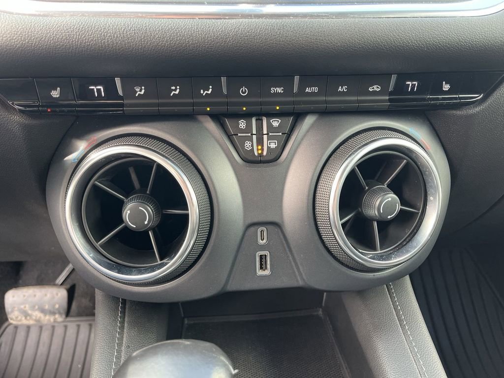 Used 2019 Chevrolet Blazer LT image 17