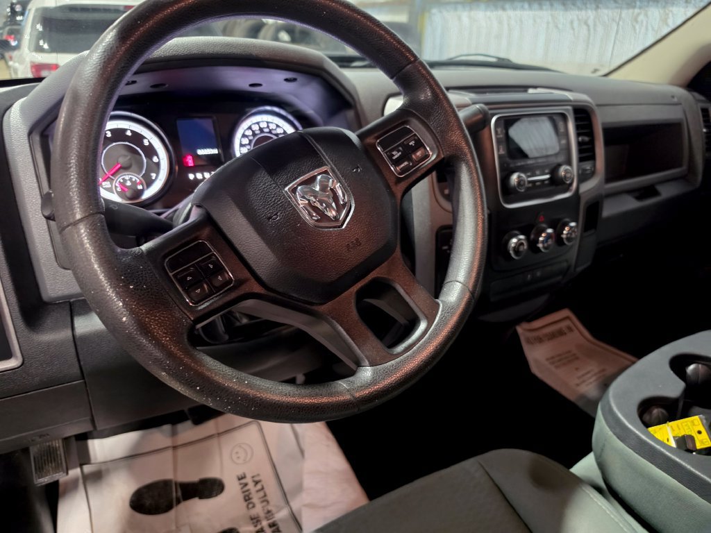 Used 2015 RAM 1500 ST w/ SXT Appearance Group AWD/4WD image 4