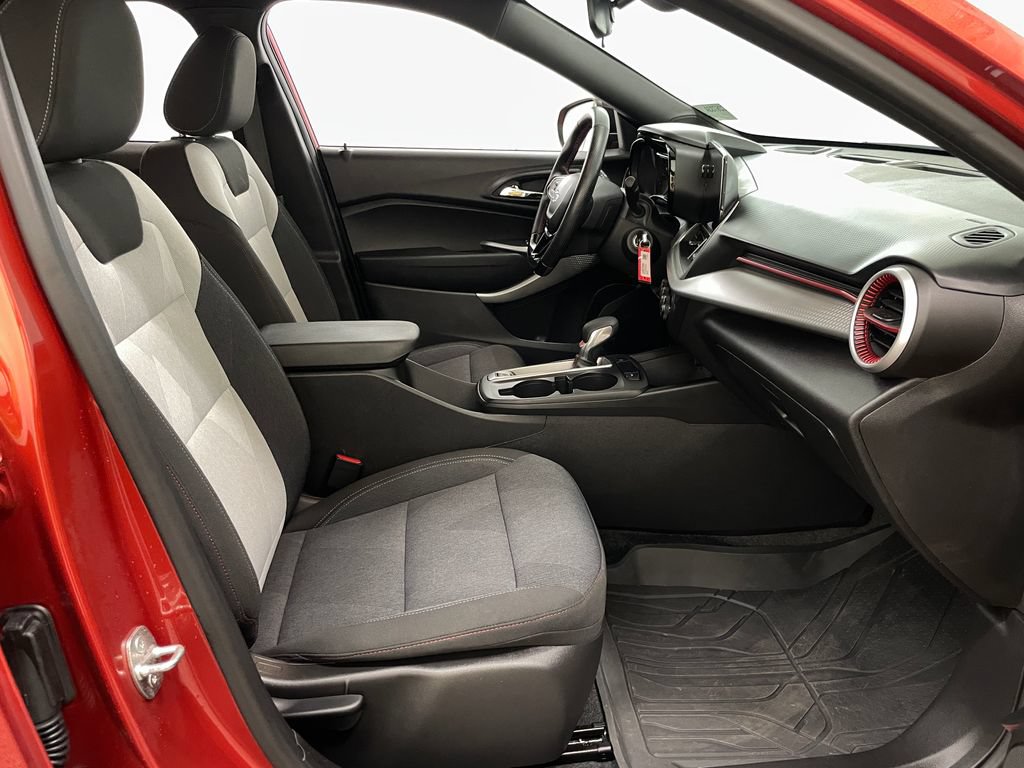 Used 2024 Chevrolet Trax RS w/ Driver Confidence Package FWD image 34