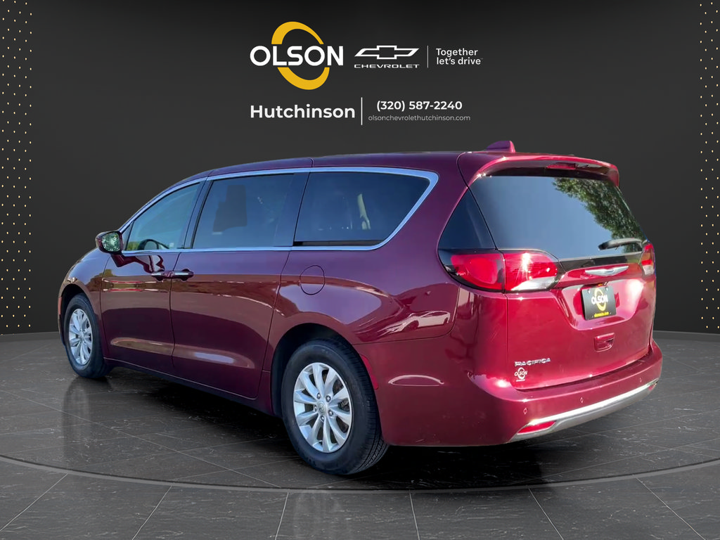 Used 2019 Chrysler Pacifica Touring Plus w/ Cold Weather Group FWD image 6
