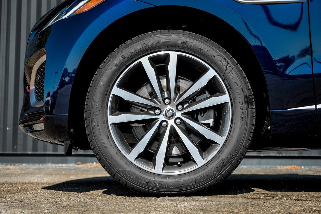 New 2026 Jaguar F-PACE R-Dynamic S image 4