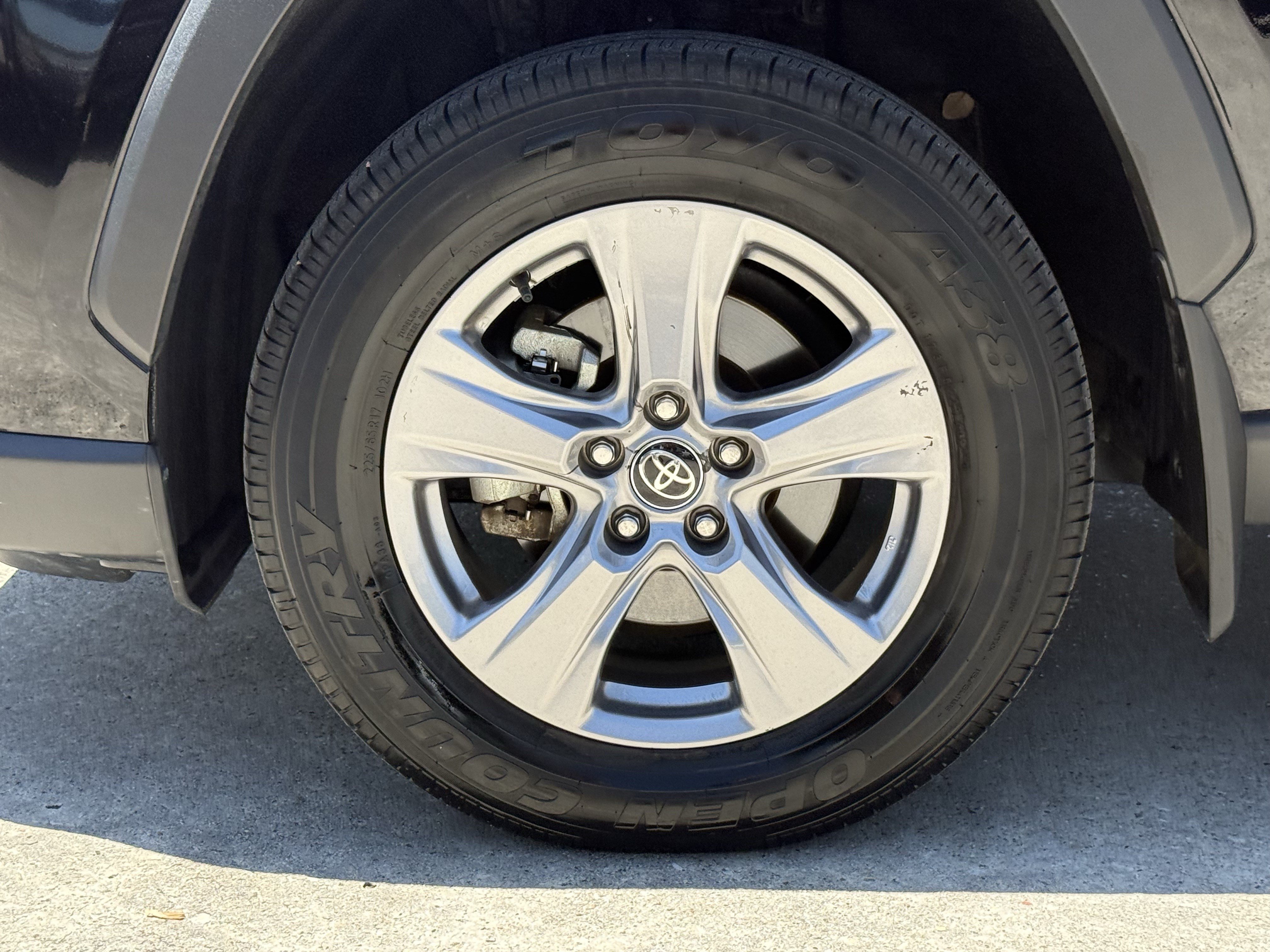 Used 2025 Toyota RAV4 XLE FWD image 13