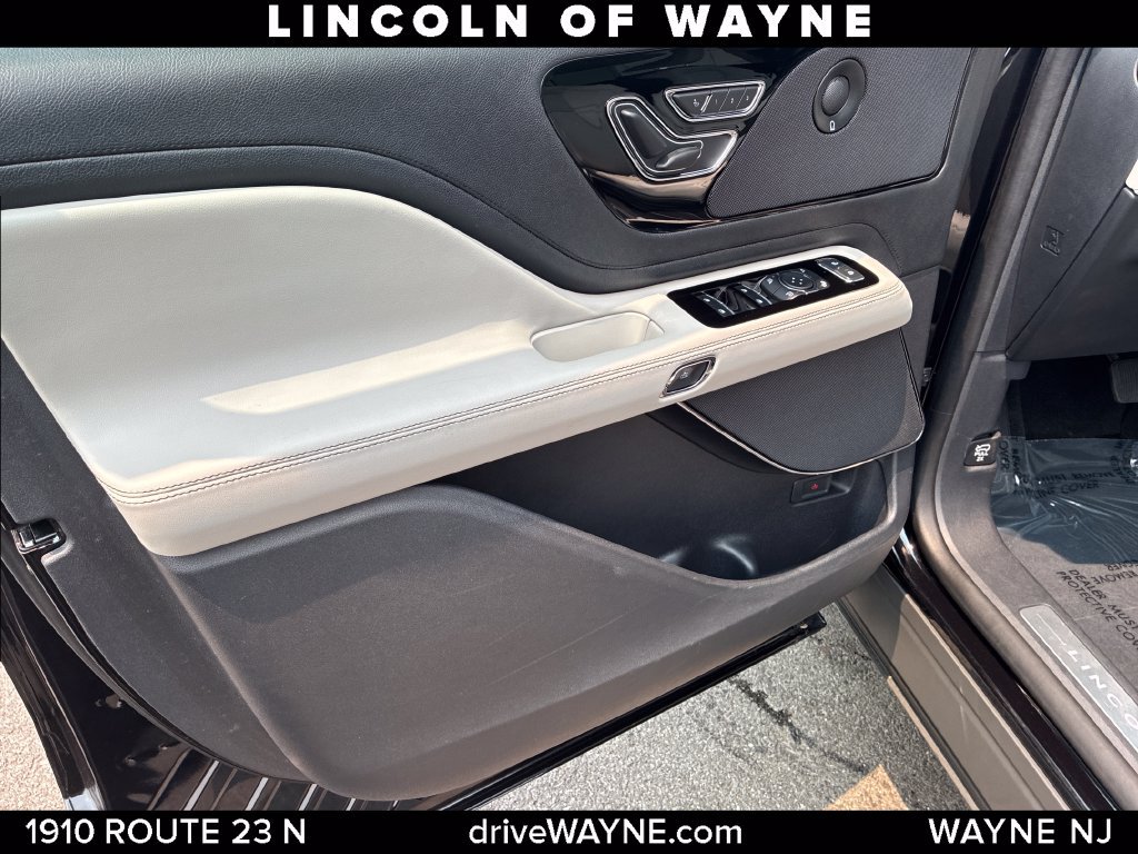 Certified 2025 Lincoln Aviator Reserve w/ Illumination Package AWD/4WD image 13