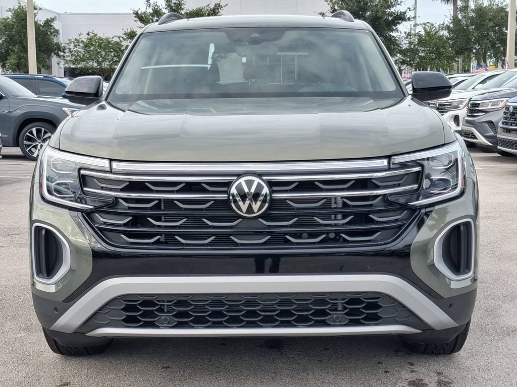 New 2026 Volkswagen Atlas Peak Edition AWD/4WD image 2