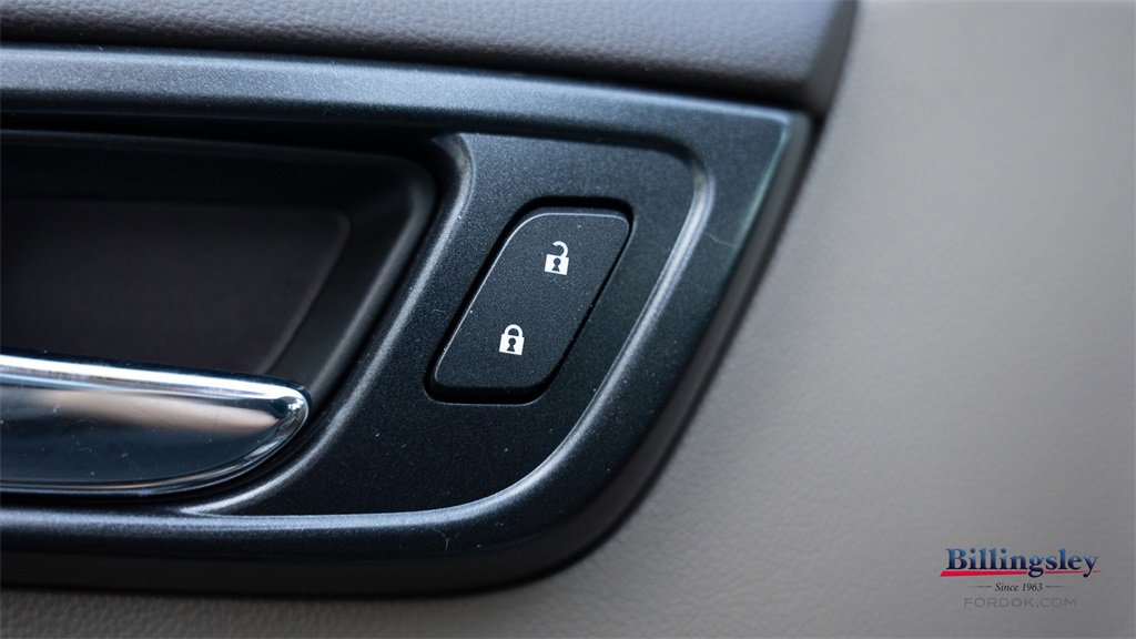 Used 2018 Chevrolet Tahoe LT image 16