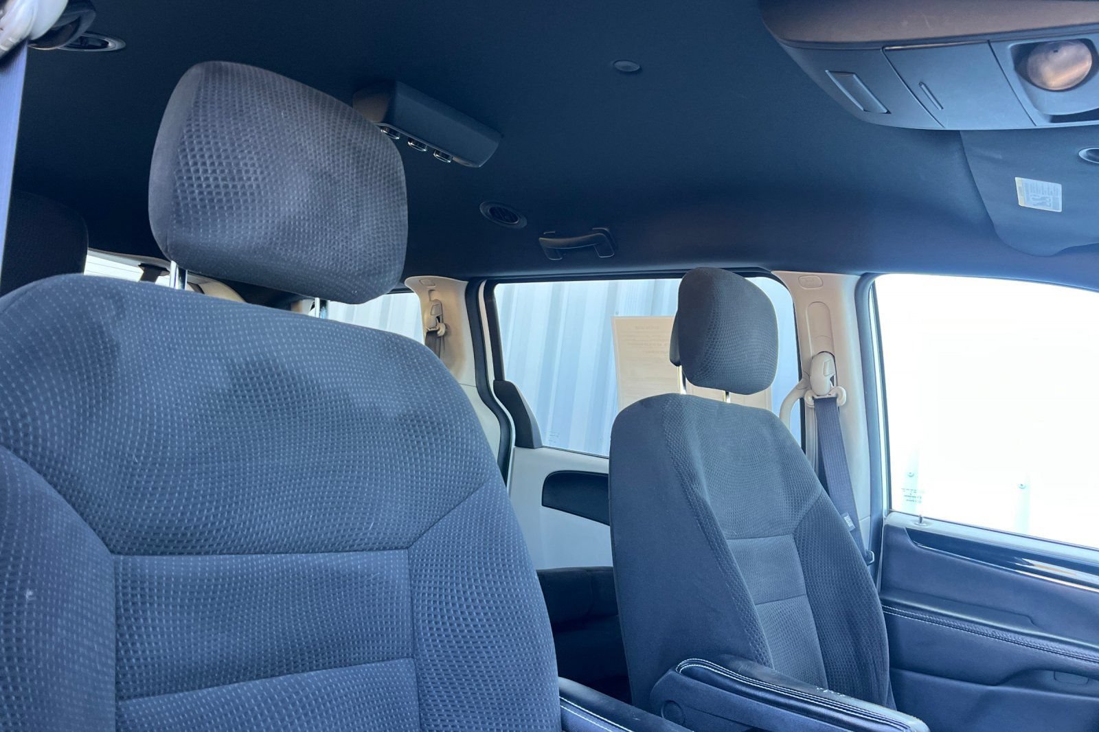 Used 2016 Dodge Grand Caravan SE FWD image 15