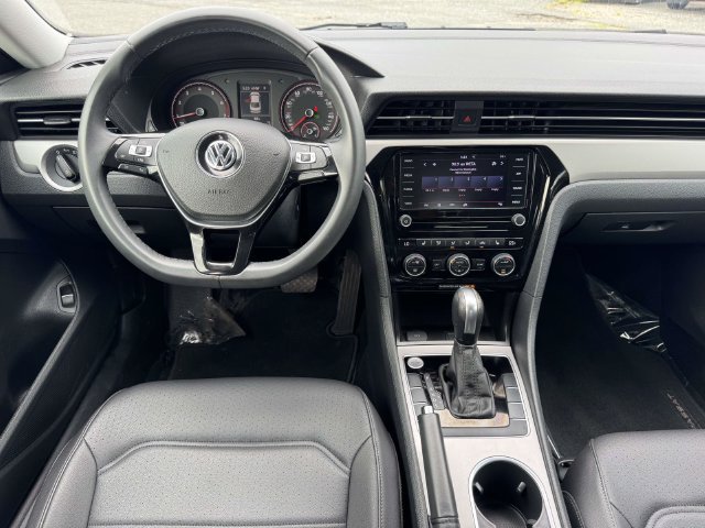 Used 2022 Volkswagen Passat 2.0T SE FWD image 4