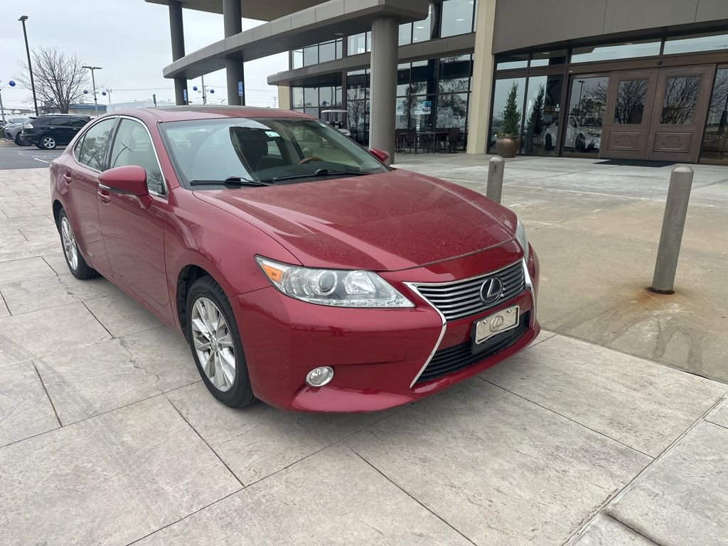 Used 2013 Lexus ES 300h image 2