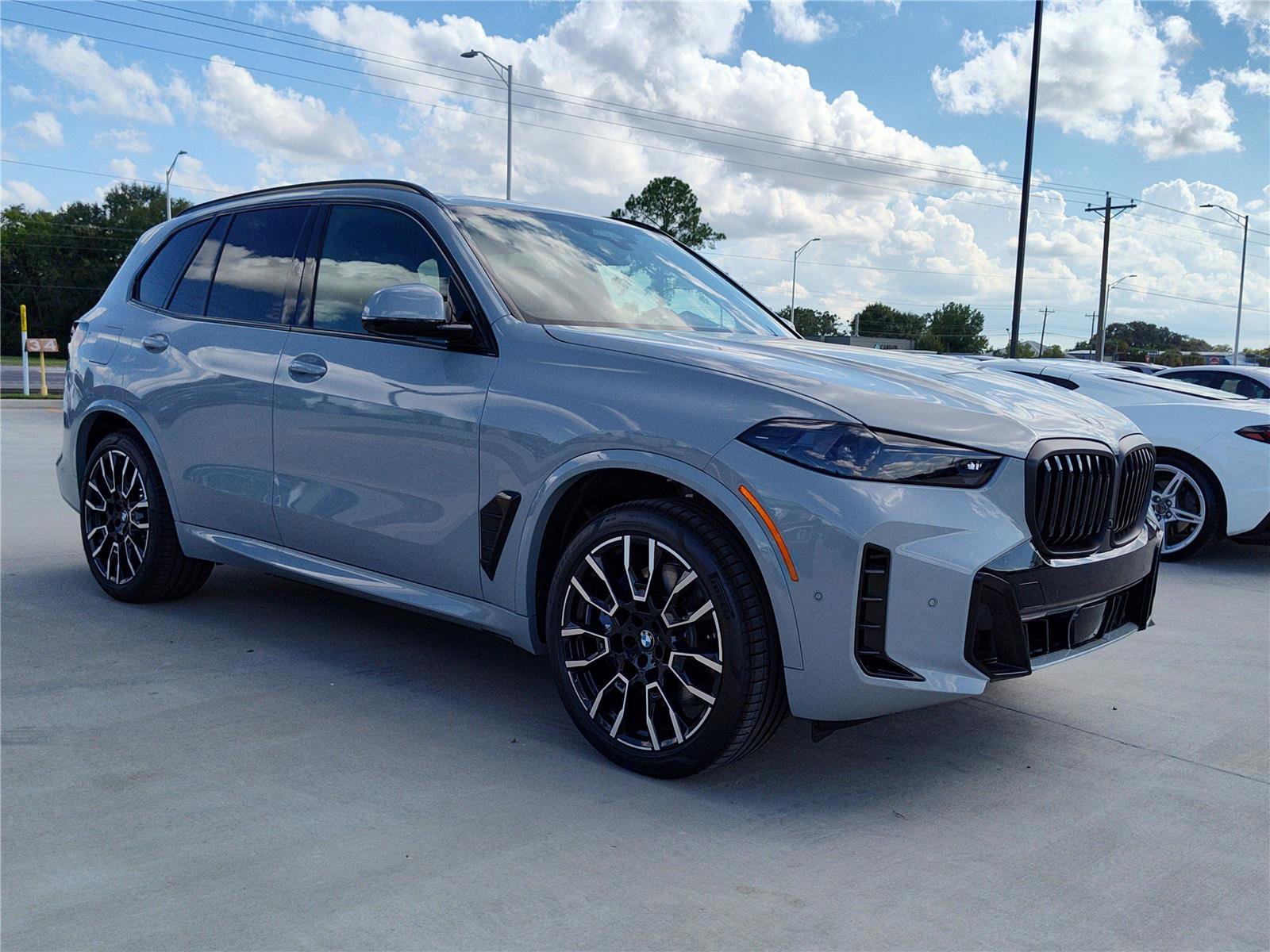 New 2026 BMW X5 xDrive50e w/ M Sport Package image 5