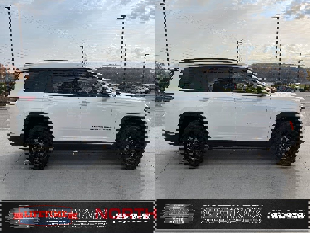 New 2025 Jeep Grand Cherokee L Altitude image 23