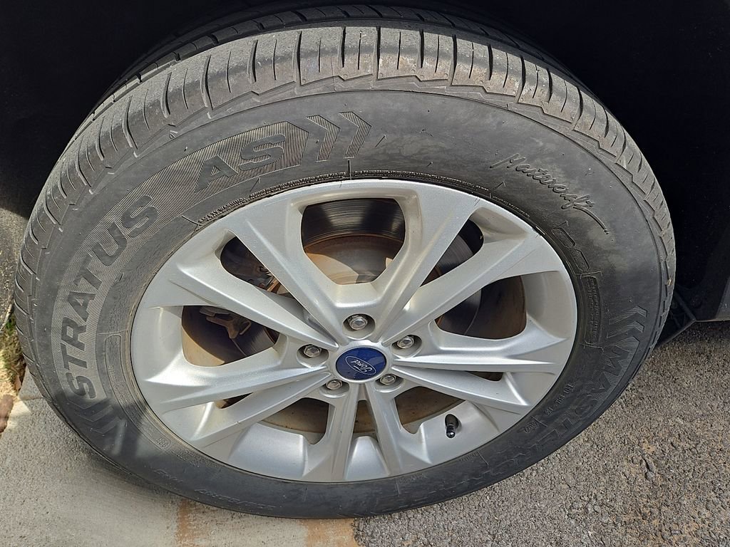 Used 2017 Ford Escape SE image 5