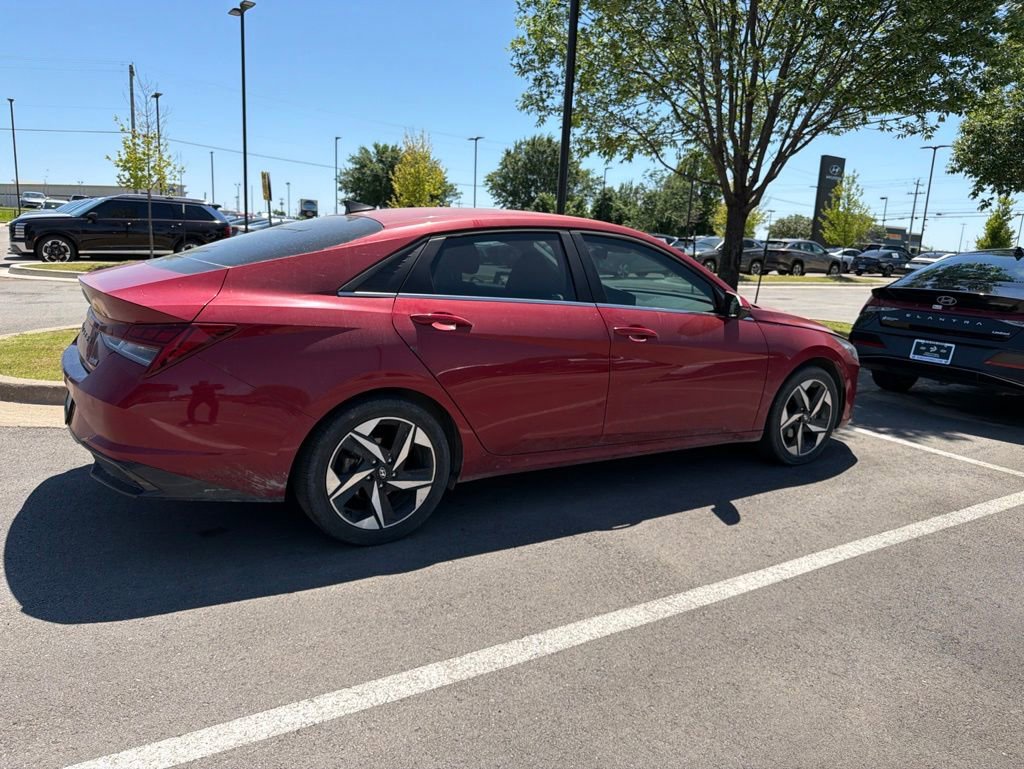 Certified 2023 Hyundai Elantra Limited w/ Cargo Package FWD image 5
