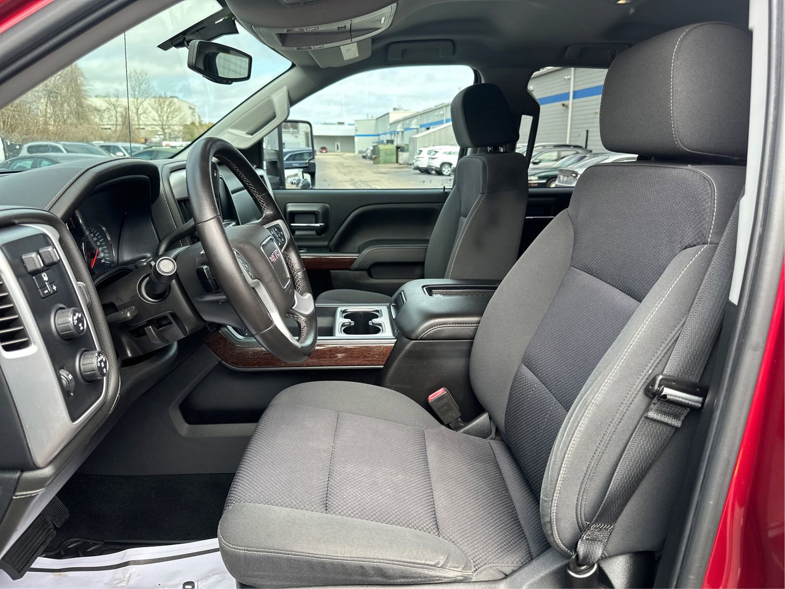Used 2018 GMC Sierra 1500 SLE w/ SLE Value Package AWD/4WD image 9