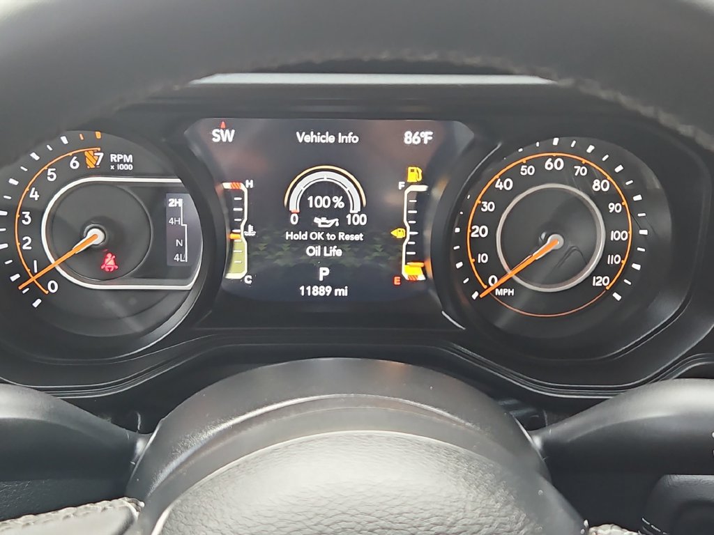 Used 2025 Jeep Gladiator Rubicon w/ Convenience Group AWD/4WD image 20