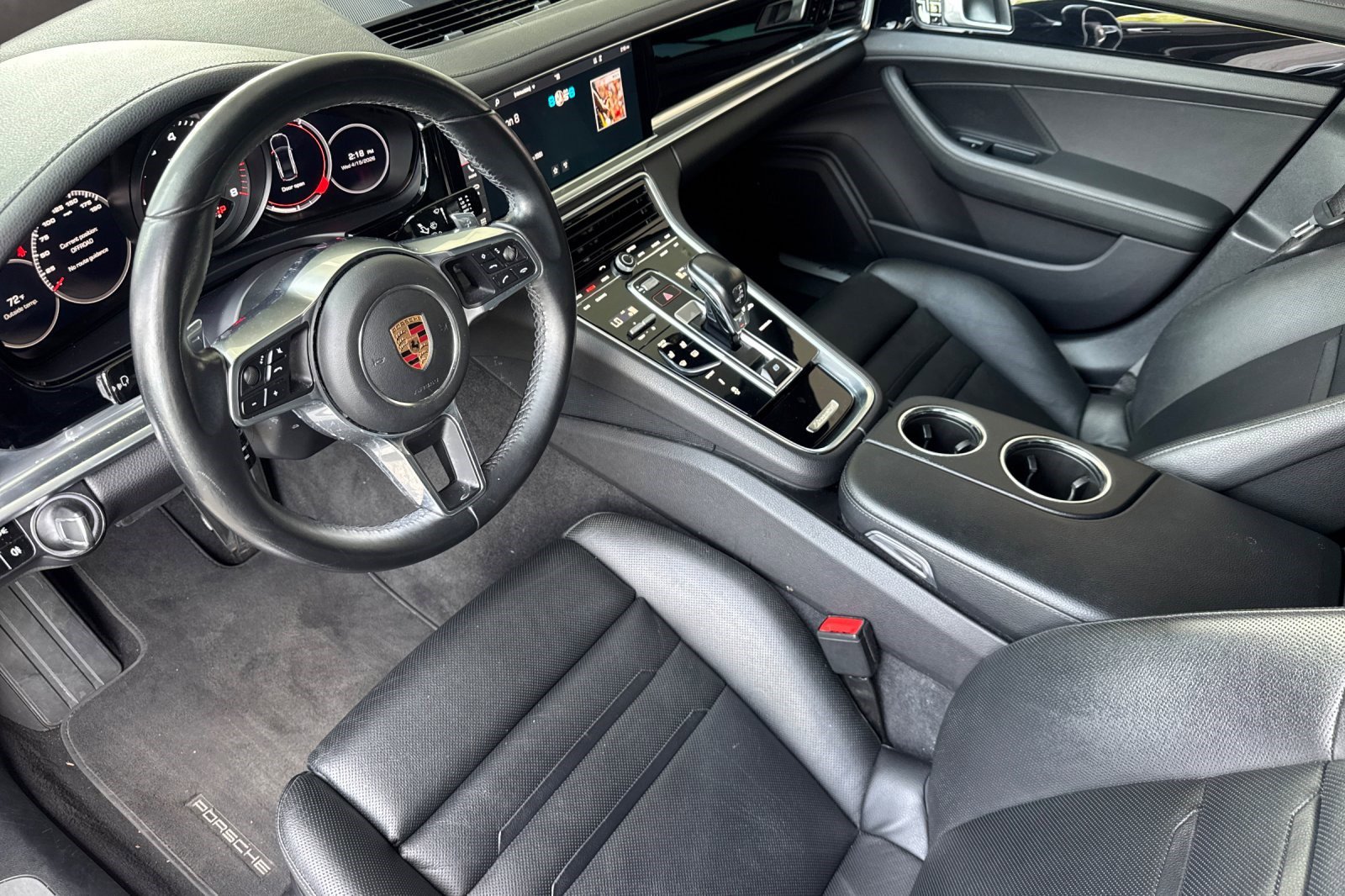 Used 2018 Porsche Panamera 4 image 4