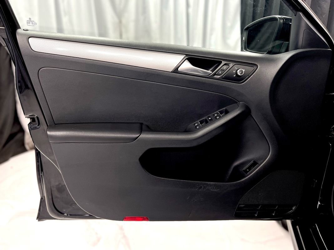 Used 2015 Volkswagen Jetta SE image 34