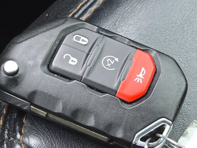 Used 2022 Jeep Wrangler Unlimited Sahara AWD/4WD image 20
