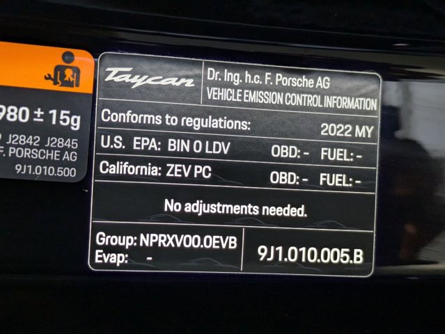 Used 2022 Porsche Taycan image 26