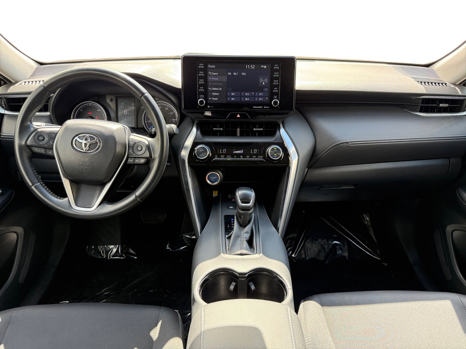 Used 2021 Toyota Venza LE image 10