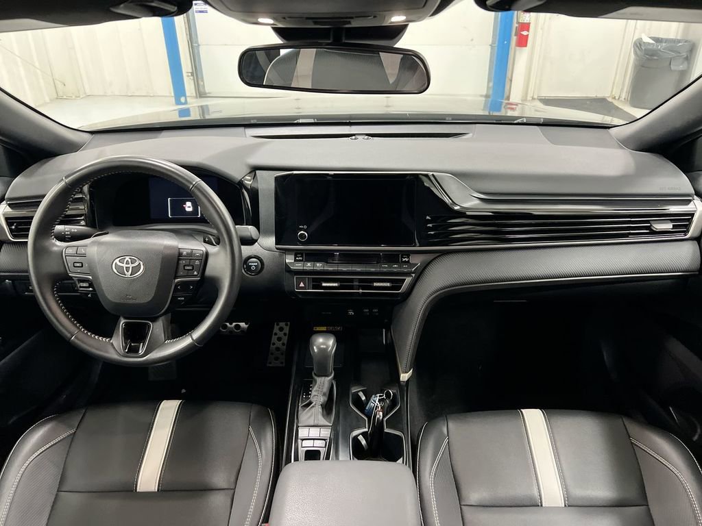 Used 2025 Toyota Camry SE FWD image 10
