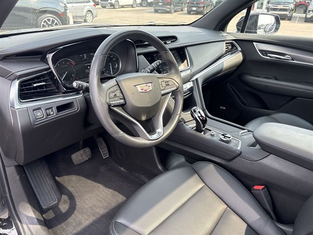 Certified 2025 Cadillac XT6 Luxury AWD/4WD image 10