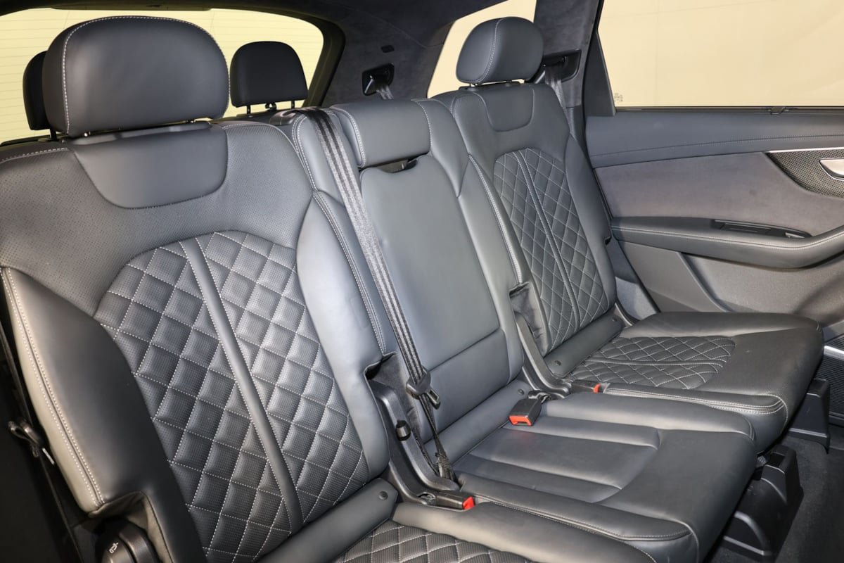 Used 2023 Audi SQ7 Prestige AWD/4WD image 43