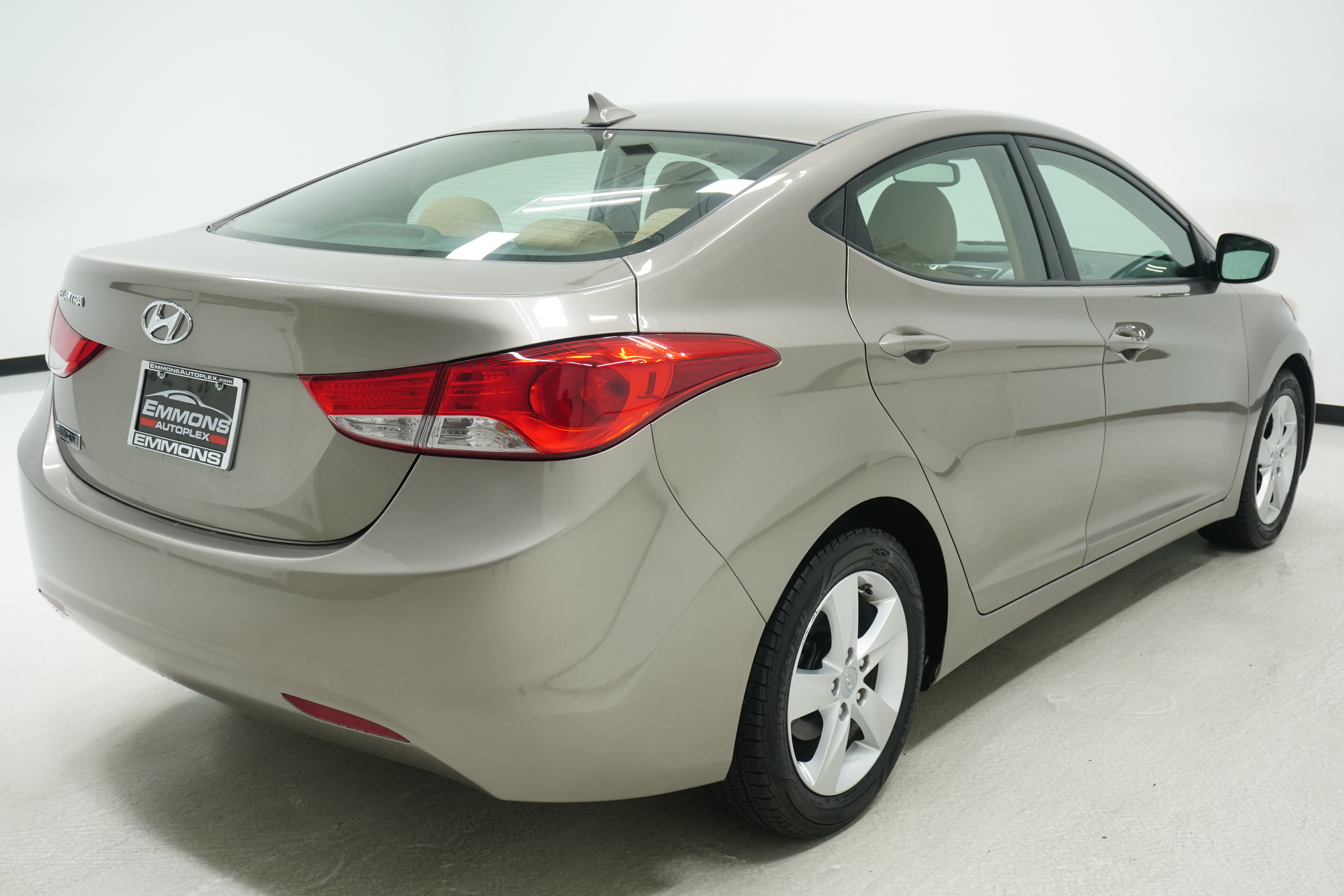 Used 2013 Hyundai Elantra GLS w/ Preferred Pkg FWD image 4