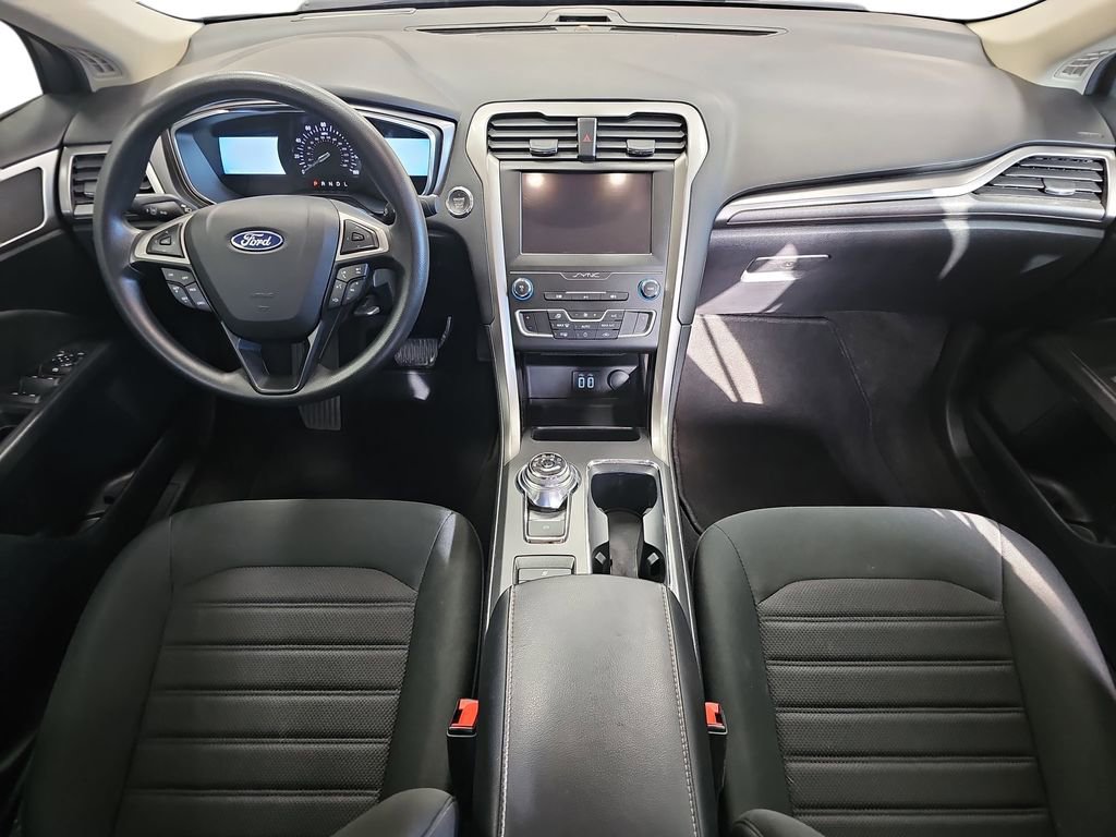 Used 2020 Ford Fusion SE FWD image 9