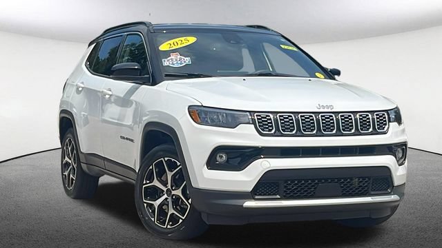 Used 2025 Jeep Compass Limited AWD/4WD image 2